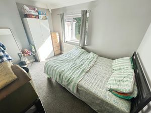 Bedroom- click for photo gallery